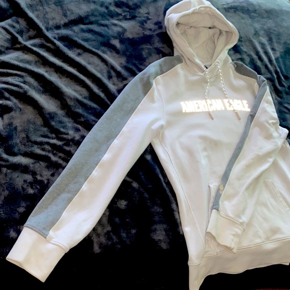 White AMERICAN EAGLE pull-over Hoodie - Picture 3 of 4